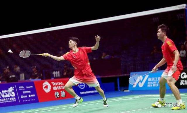 对半空间的 对半空间的