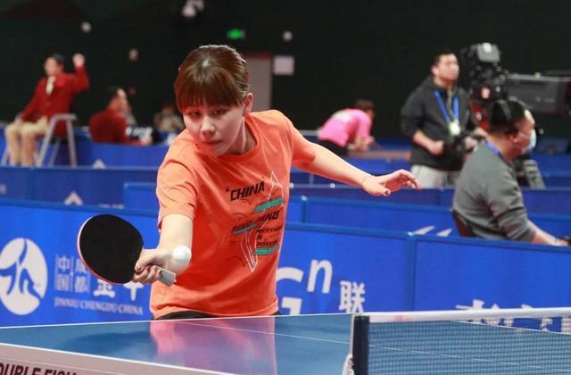 充满悬念与 充满悬念与